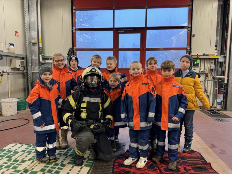 Ausbildung Löschfüchse Bekleidung in der Feuerwehr