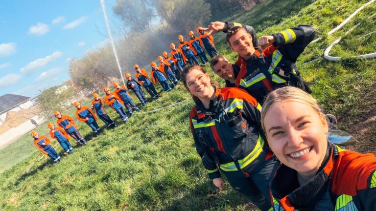 Ausbildung Jugendfeuerwehr – Wasserentnahme aus einem öffentlichen Gewässer